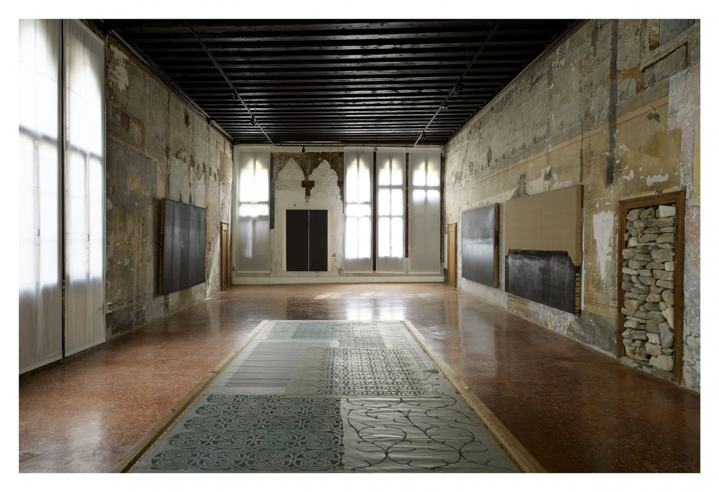 Installation view of Yun Hyong-keun. A retrospective at Palazzo Fortuny, Venice, 2019
Courtesy of the Estate of Yun Hyong-keun. &amp;copy;Laziz Hamani