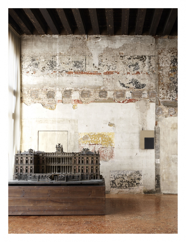 Installation view of&amp;nbsp;Yun Hyong-keun. A retrospective&amp;nbsp;at Palazzo Fortuny, Venice, 2019
Courtesy of the Estate of Yun Hyong-keun.&amp;nbsp;&amp;copy;Laziz Hamani