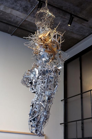 Lee Bul. Infinite Starburst of Your Cold Dark Eyes, 2009. Stainless steel, mirror, aluminum, copper, crystal, wood, nickel-chrome wire, plastic, acrylic, 192.5 x 82 x 54 cm.&nbsp;Courtesy of the artist &amp;amp; PKM Gallery.